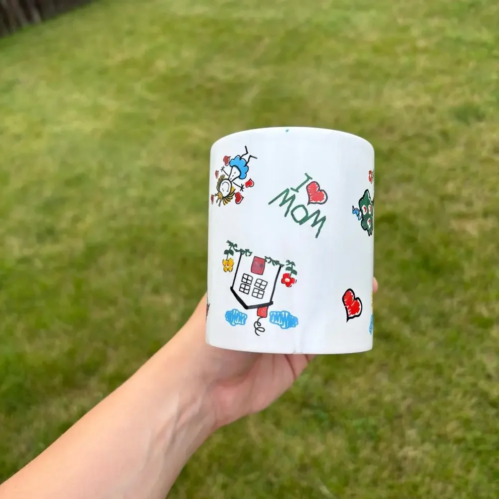 Childlike doodle pattern I Love Mom Mug
